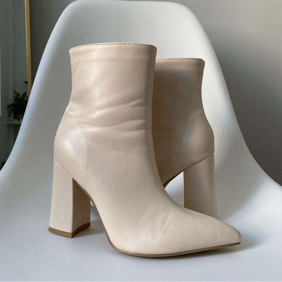 Ivory pointed boots fleece lined EU 38 - Picture 1 of 5